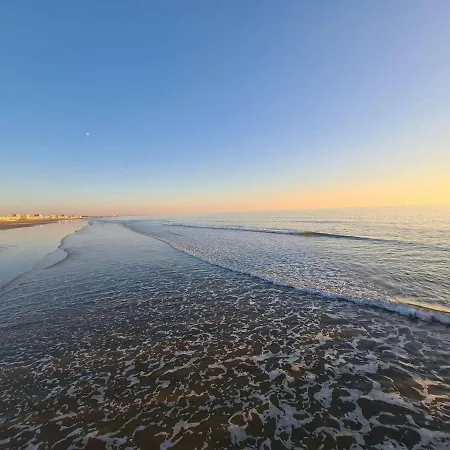 A St-jean-de-monts Avec Parking Et Balcon Ferme - Fr-1-224c-212 Appartement