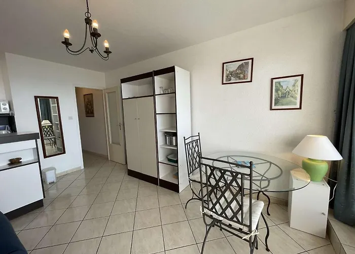 A St-jean-de-monts Avec Parking Et Balcon Ferme - Fr-1-224c-212 *