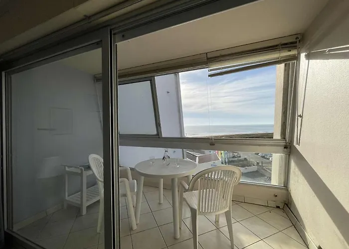 A St-jean-de-monts Avec Parking Et Balcon Ferme - Fr-1-224c-212 Saint-Jean-de-Monts