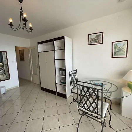 A St-jean-de-monts Avec Parking Et Balcon Ferme - Fr-1-224c-212 *