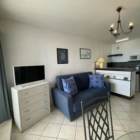 Apartment A St-jean-de-monts Avec Parking Et Balcon Ferme - Fr-1-224c-212