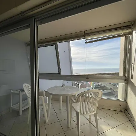 A St-jean-de-monts Avec Parking Et Balcon Ferme - Fr-1-224c-212 Saint-Jean-de-Monts