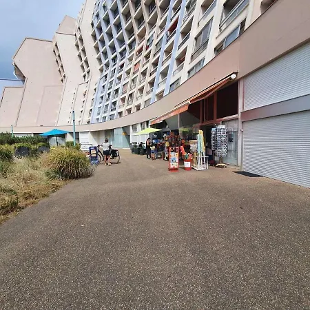 Apartment A St-jean-de-monts Avec Parking Et Balcon Ferme - Fr-1-224c-212