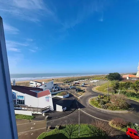 A St-jean-de-monts Avec Parking Et Balcon Ferme - Fr-1-224c-212 Appartement