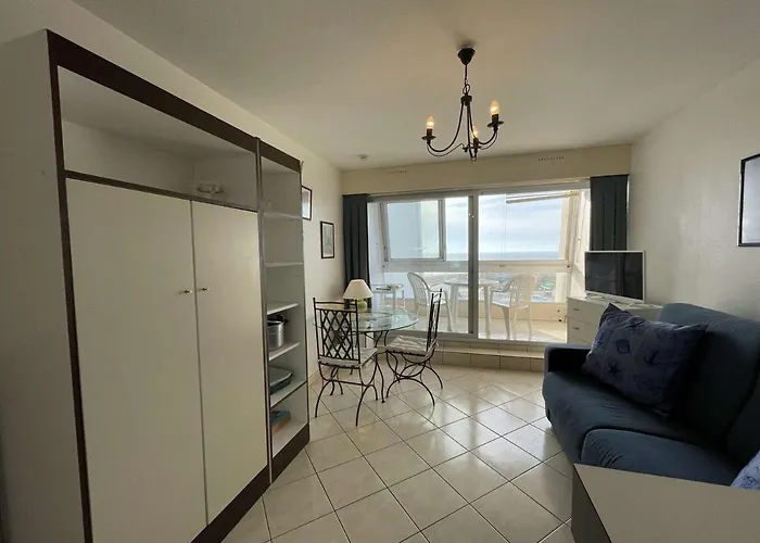 A St-jean-de-monts Avec Parking Et Balcon Ferme - Fr-1-224c-212 סן ז'אן דה מון